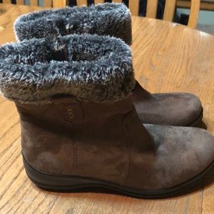Pair of Patrizia by Spring Step women’s boots in like new size 39